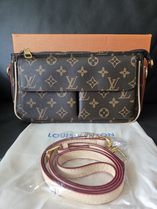 The Unbranded Brand Handbags - Brown Monogram Canvas Crossbody w/red Interior (NIB)